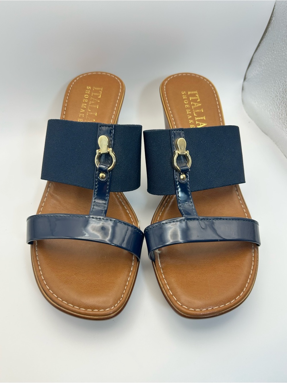 Italian Shoemakers Navy & Tan Slide Sandals with Gold Accent Size 8.5 Quiz